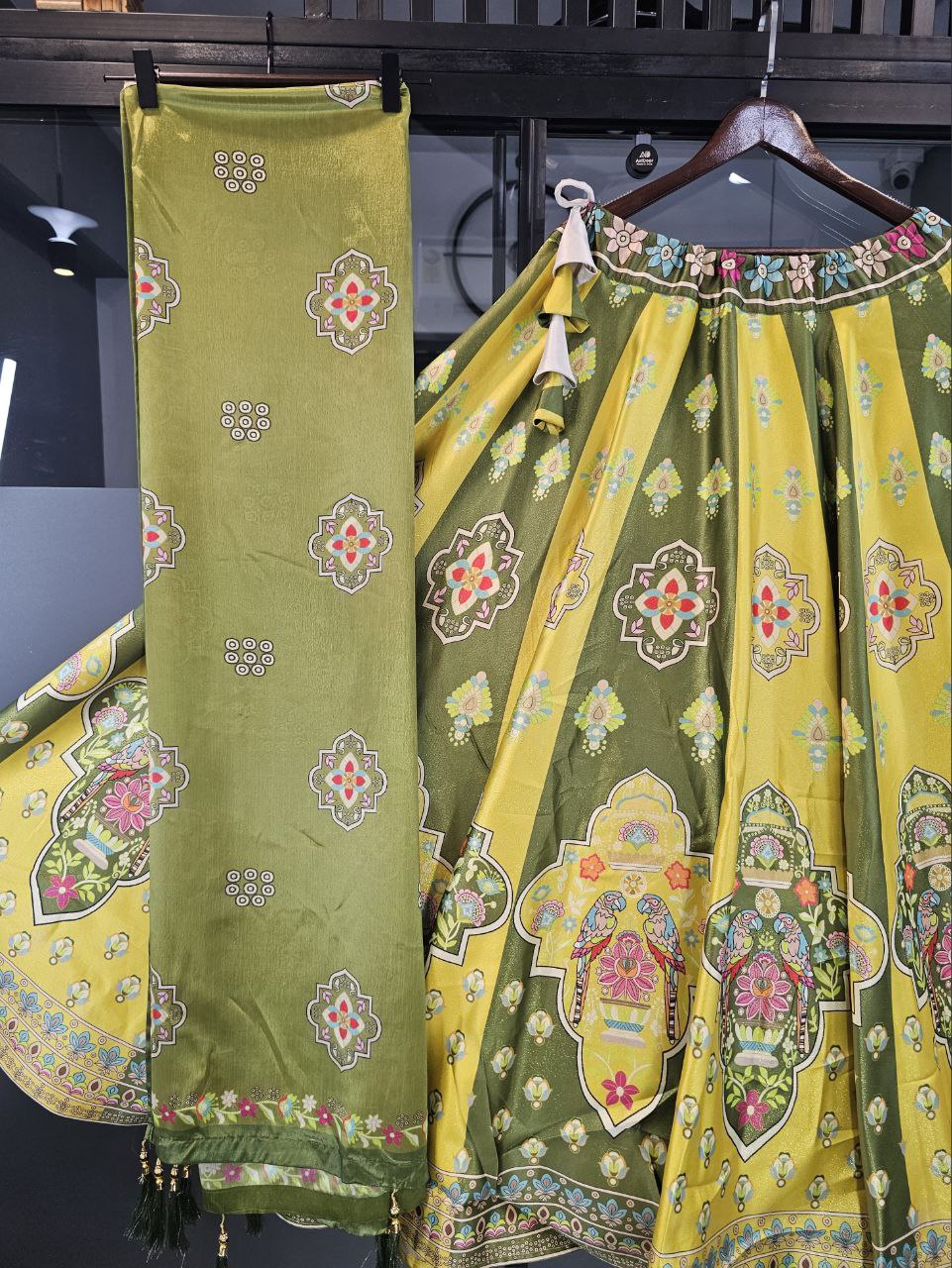 NAVRATRI SPECIAL - BOLLYWOOD STYLE – Mehndi & Haldi Special Collection 👗